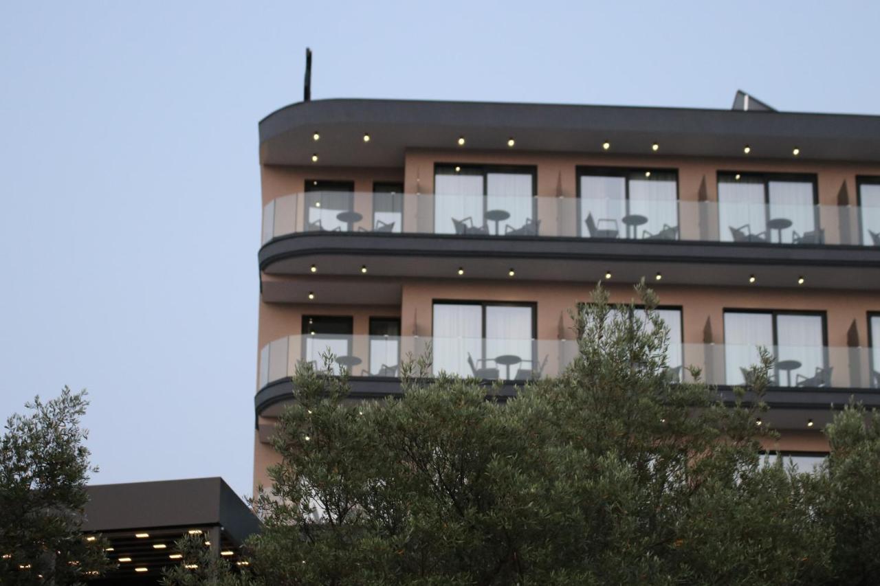 Lans Hotel Ksamil Exterior photo